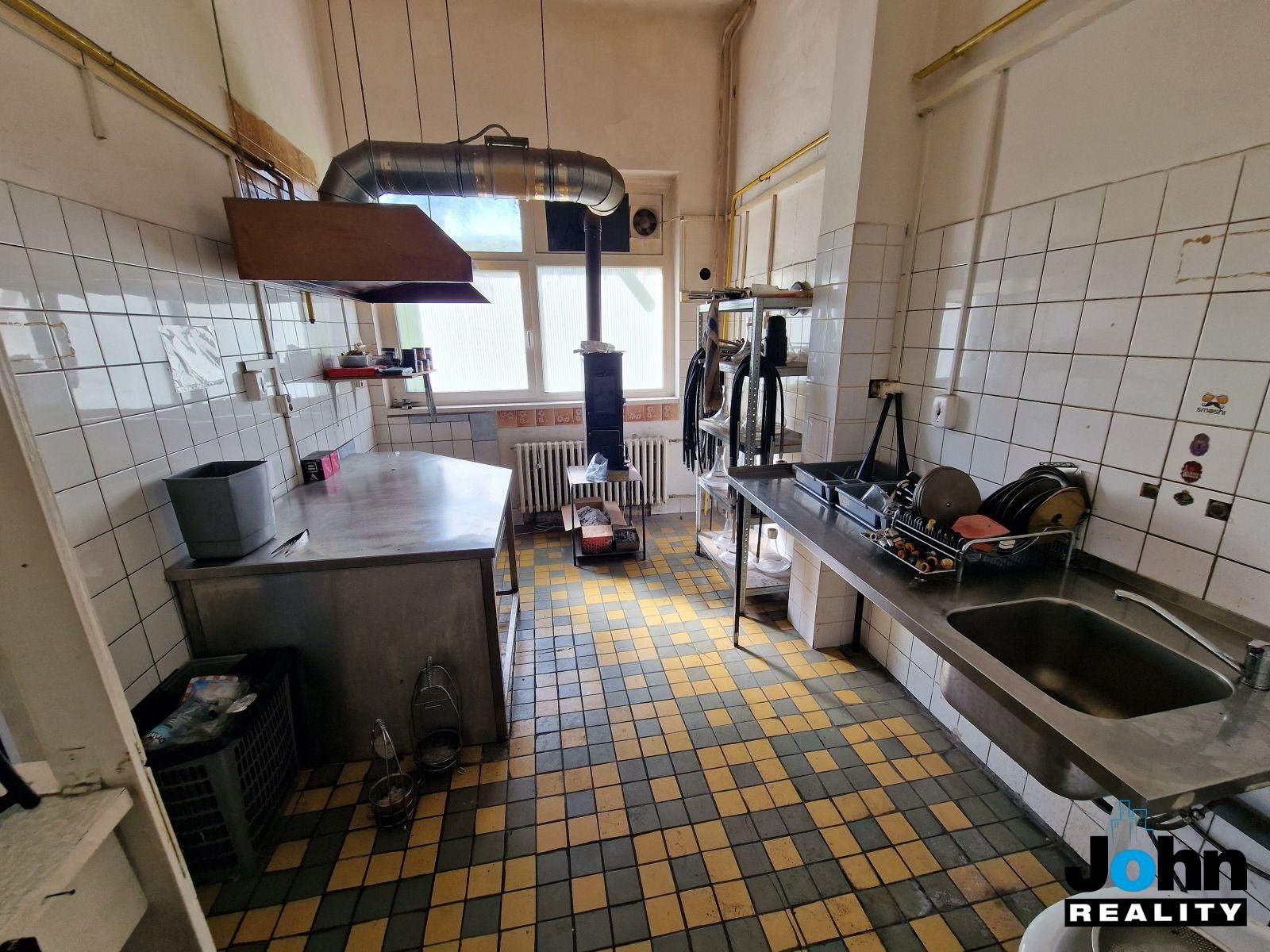 Pronájem komerčního prostoru 170 m² - foto 11