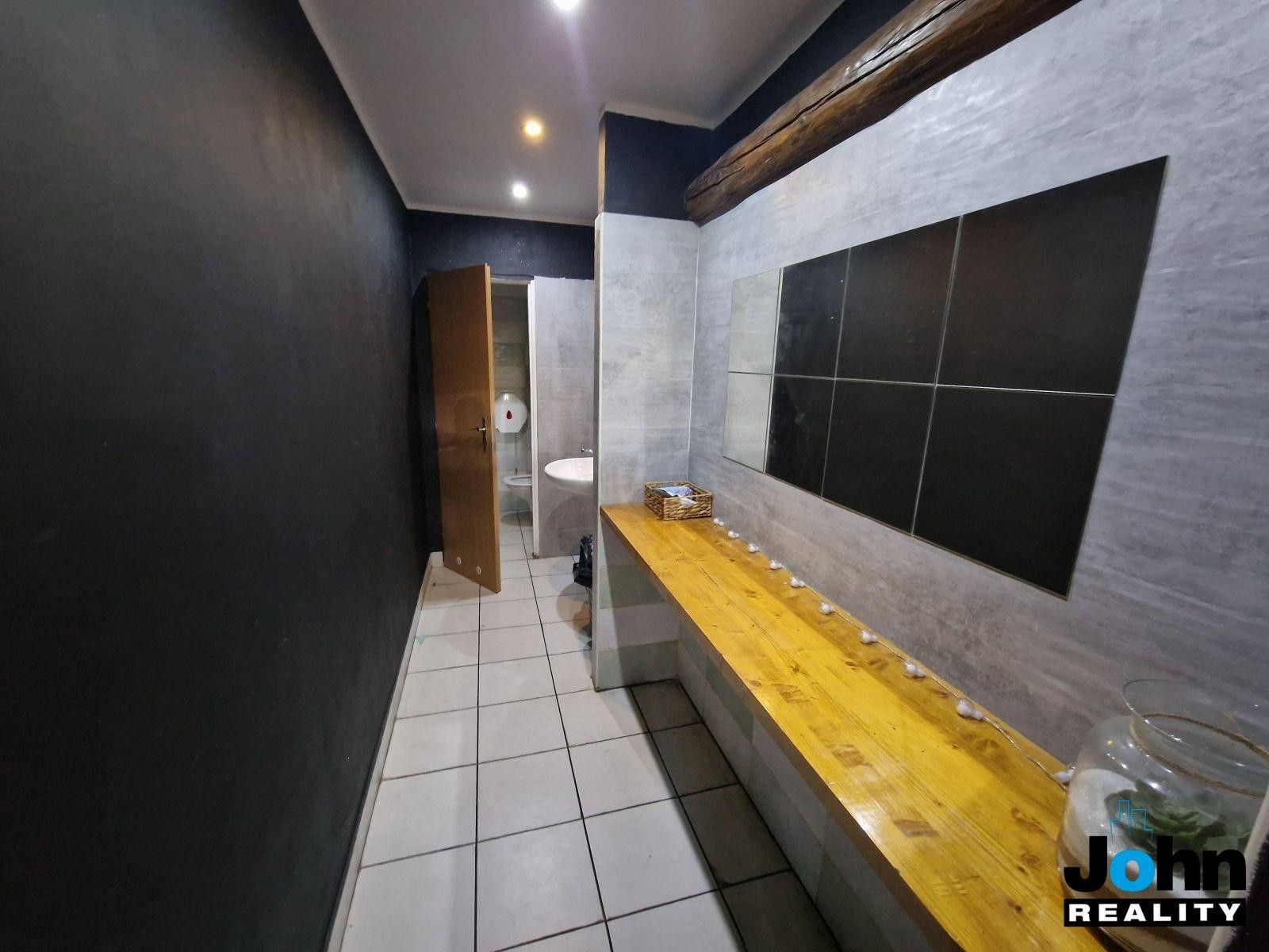 Pronájem komerčního prostoru 170 m² - foto 13