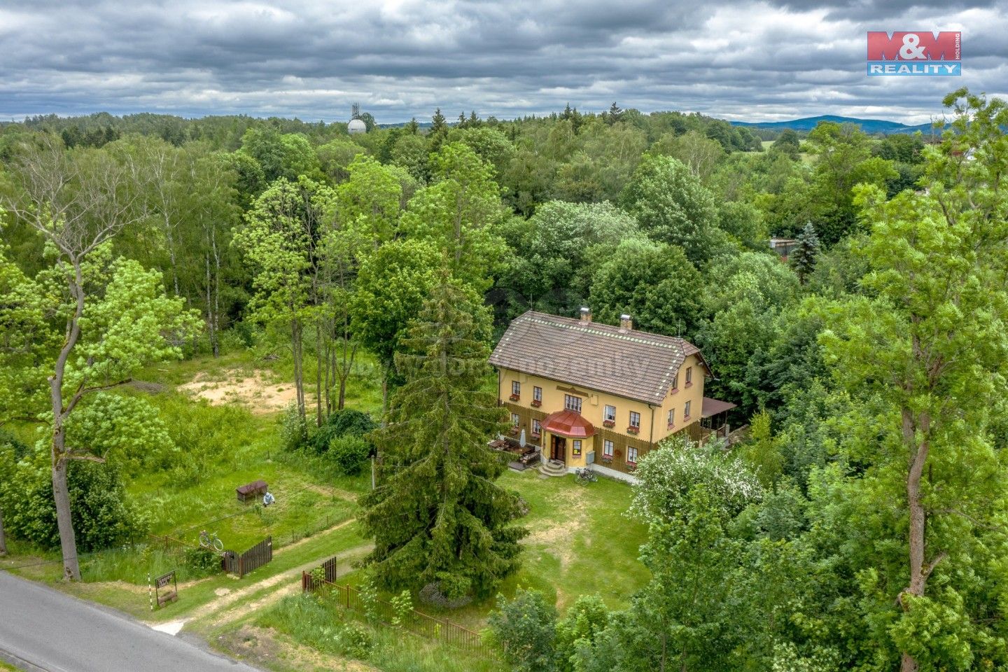 Prodej komerčního prostoru 280 m² - foto 2