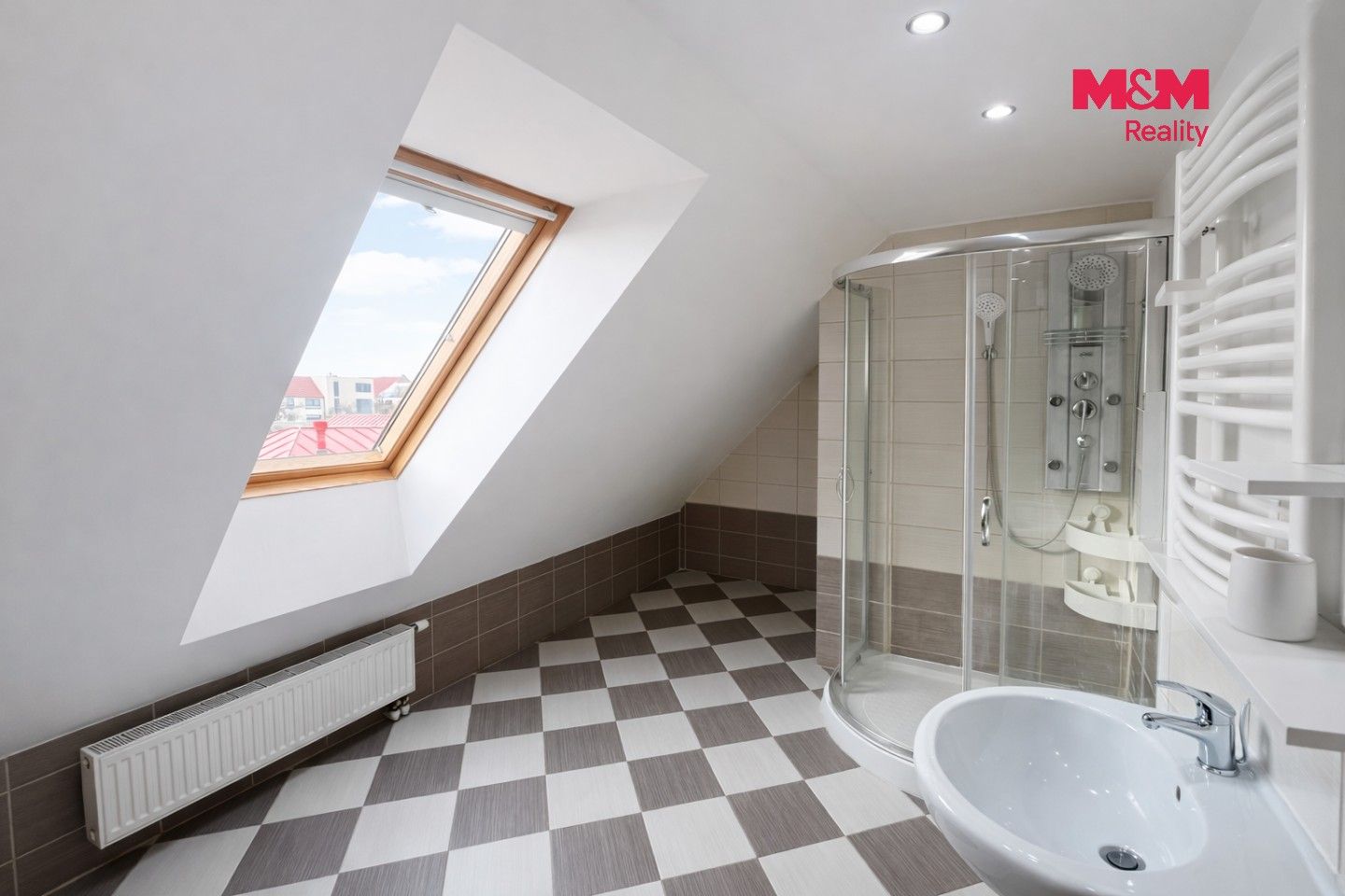 Pronájem bytu 3+kk 70 m² - foto 2