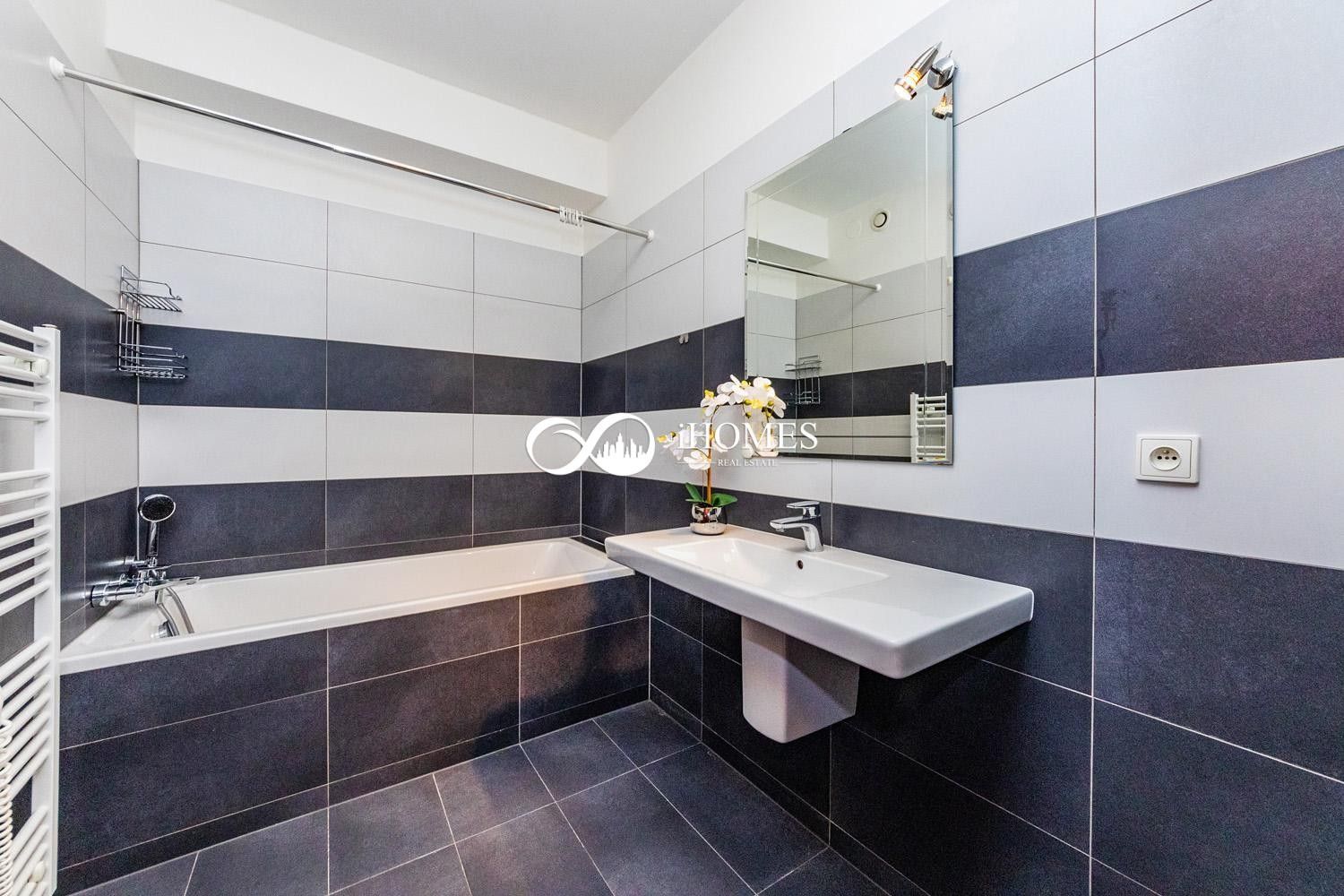 Pronájem bytu 3+kk 115 m² - foto 2