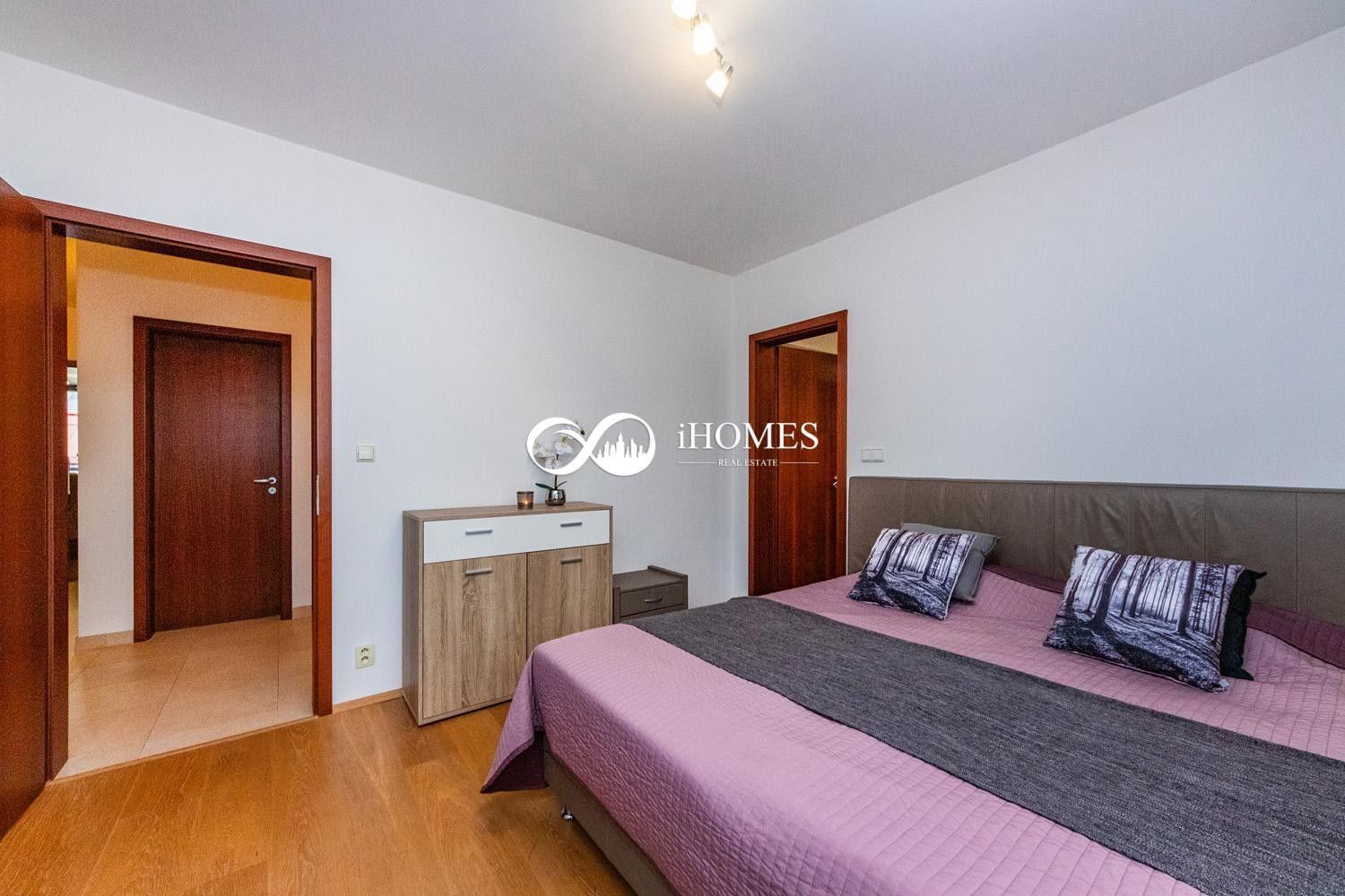 Pronájem bytu 3+kk 115 m² - foto 10