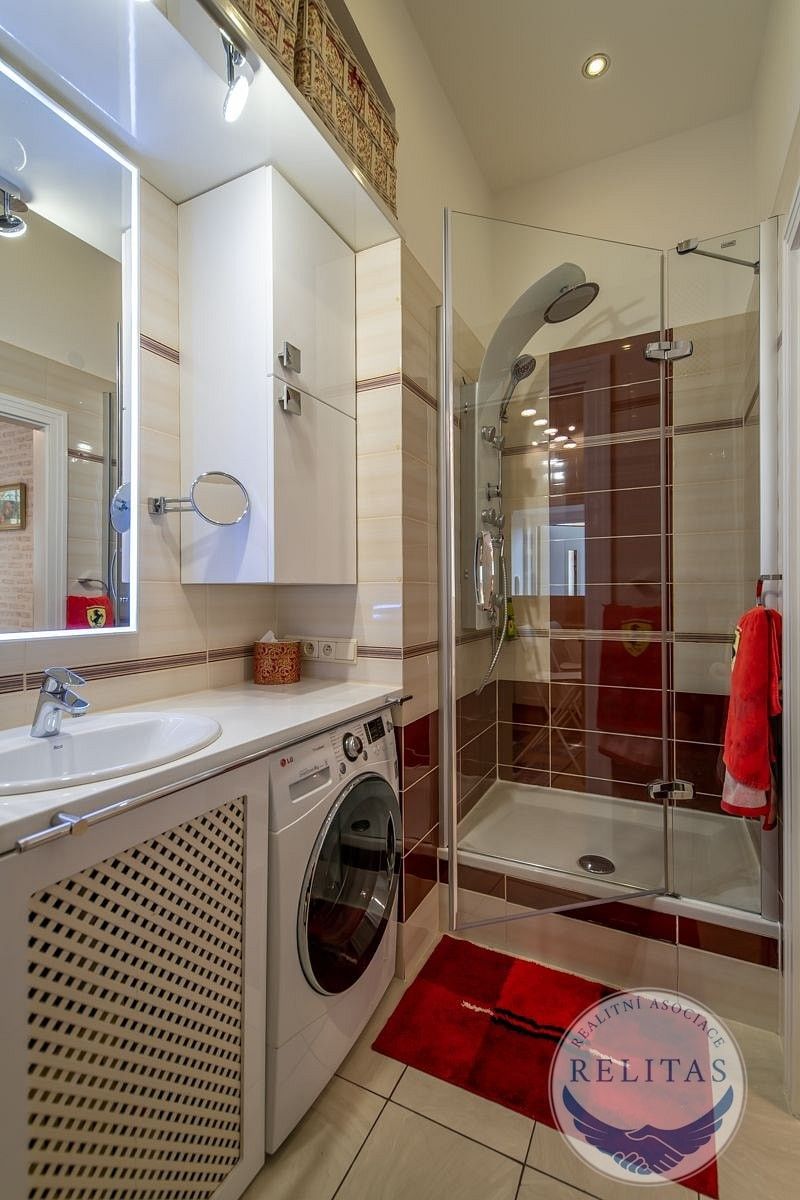 Pronájem bytu 2+1 63 m² - foto 13