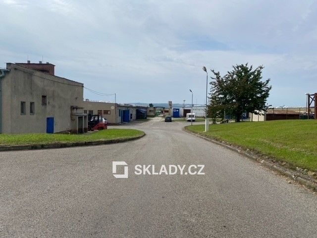 Pronájem komerčního prostoru 1080 m² - foto 4