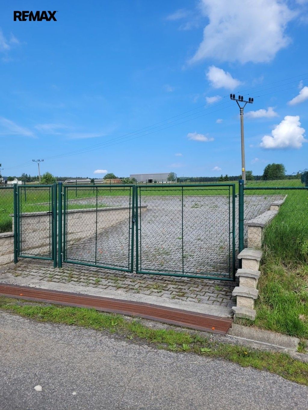 Prodej pozemku 1213 m² - foto 2