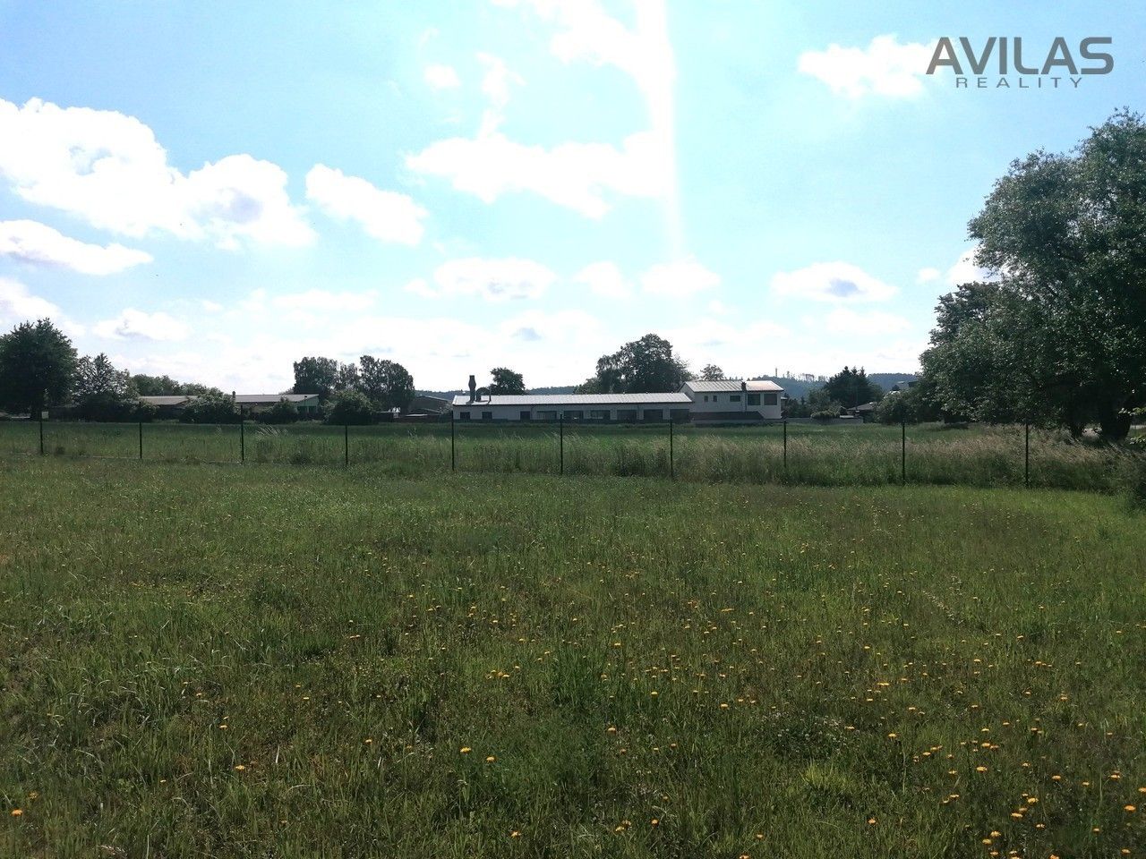 Prodej pozemku 700 m² - foto 1