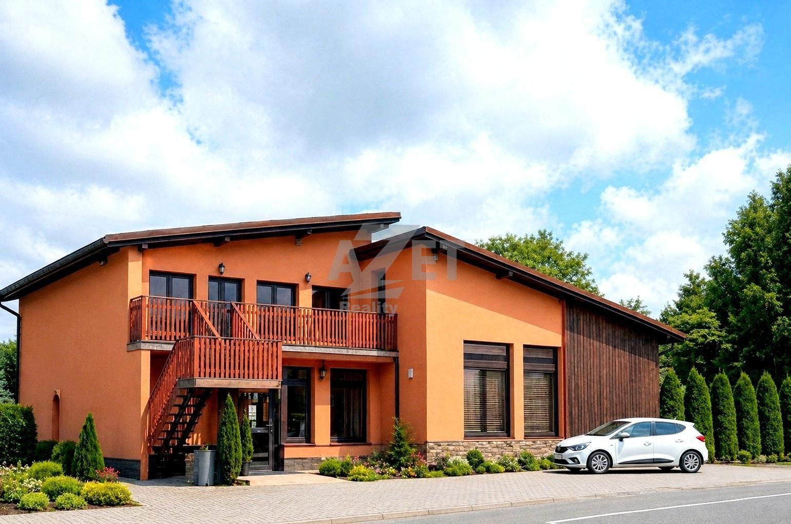 Prodej komerčního prostoru 280 m² - foto 1