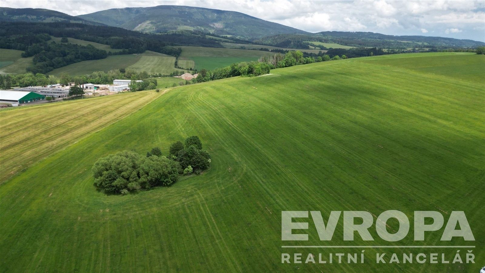 Prodej pozemku 132844 m² - foto 1