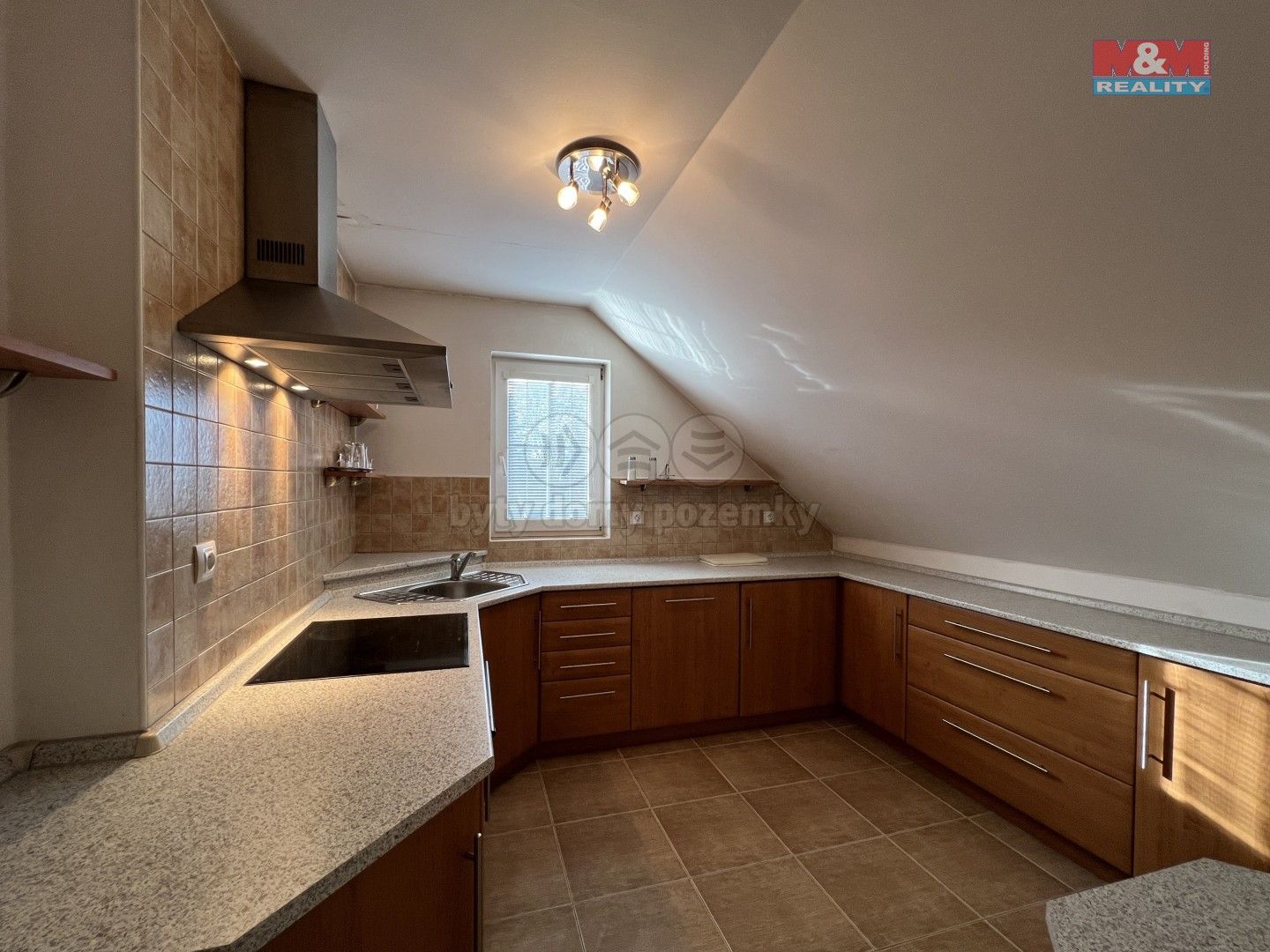 Prodej komerčního prostoru 235 m² - foto 12