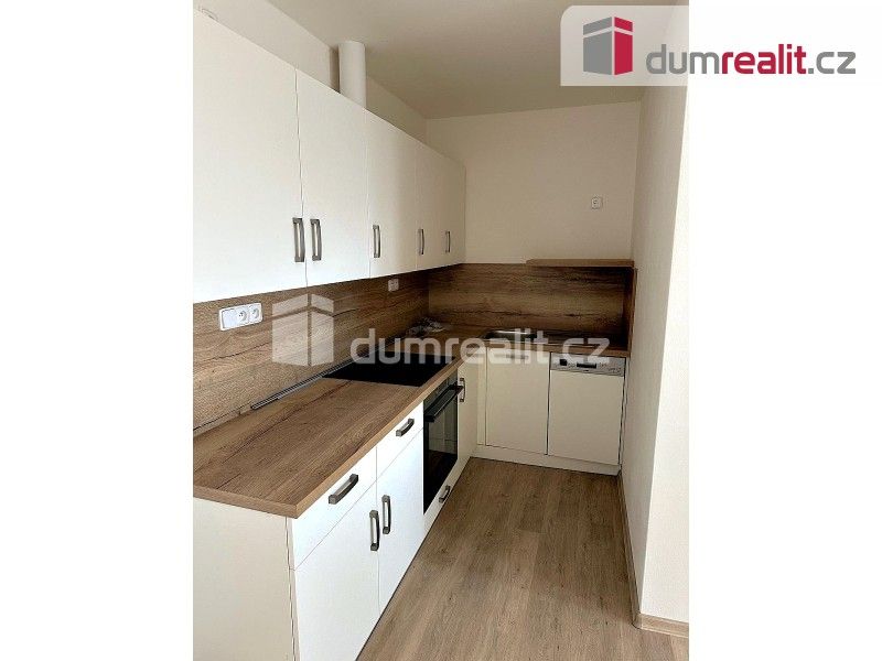 Pronájem bytu 2+kk 72 m² - foto 3
