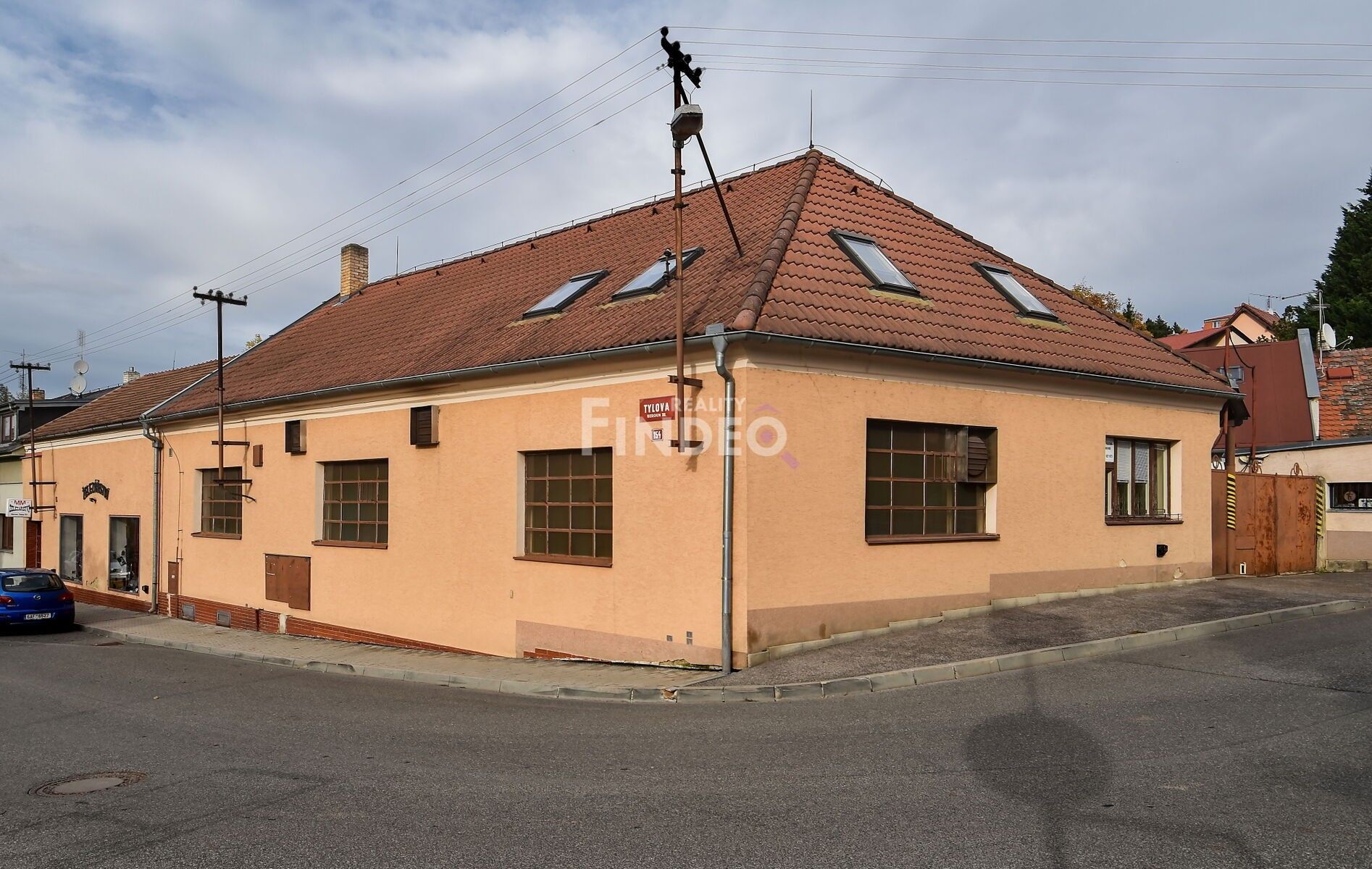 Pronájem komerčního prostoru 1350 m² - foto 1