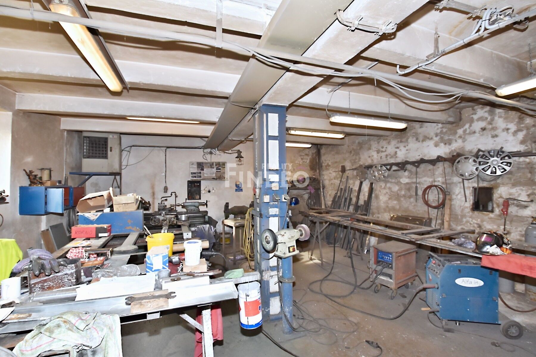 Pronájem komerčního prostoru 1350 m² - foto 18