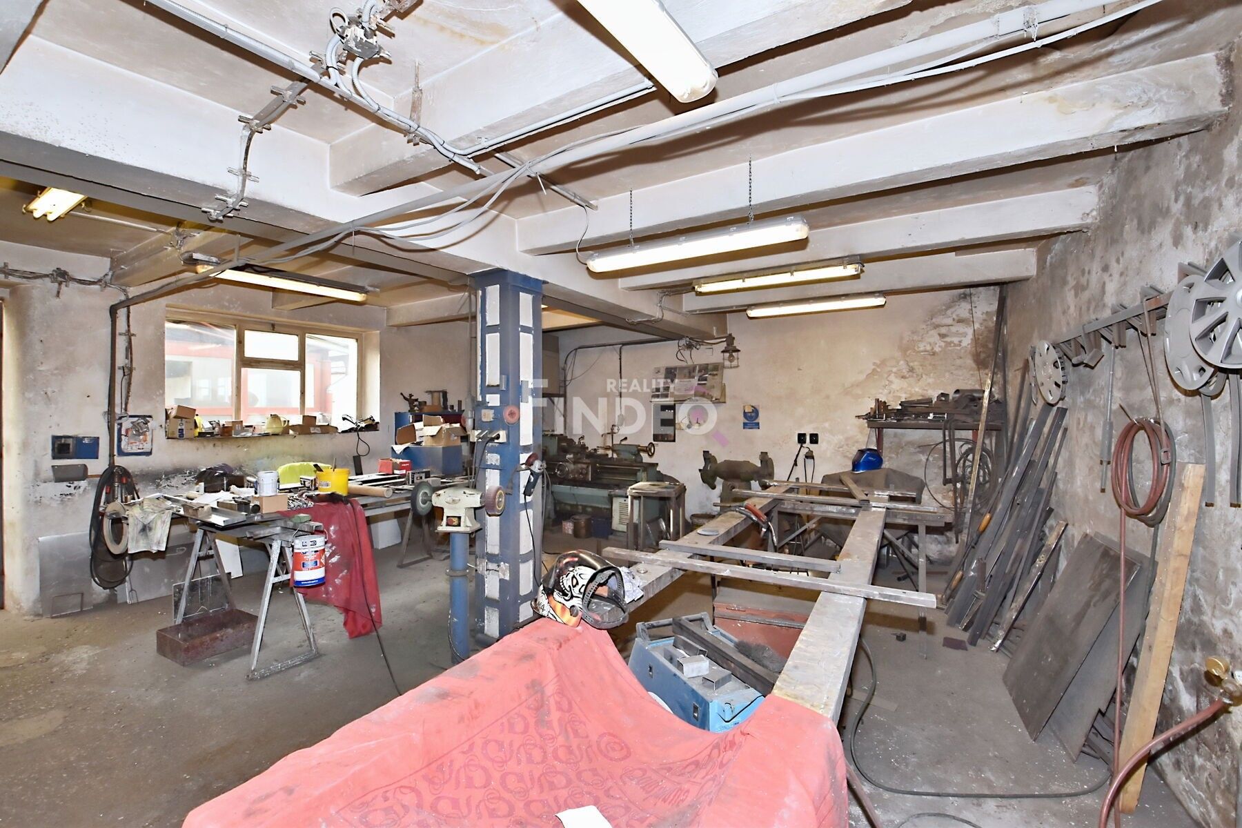 Pronájem komerčního prostoru 1350 m² - foto 19