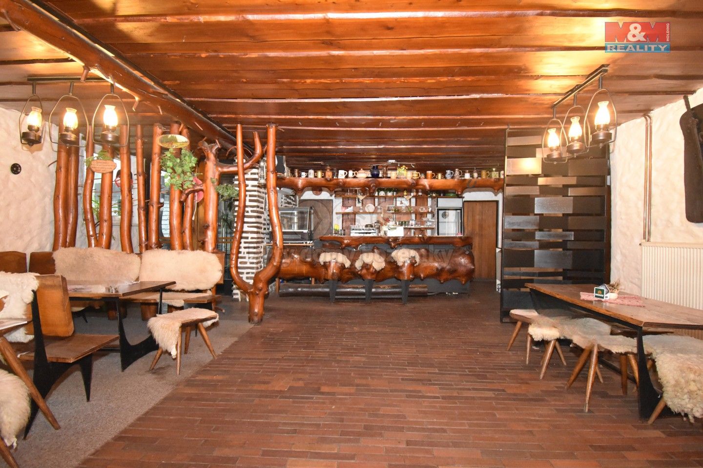 Prodej komerčního prostoru 900 m² - foto 11