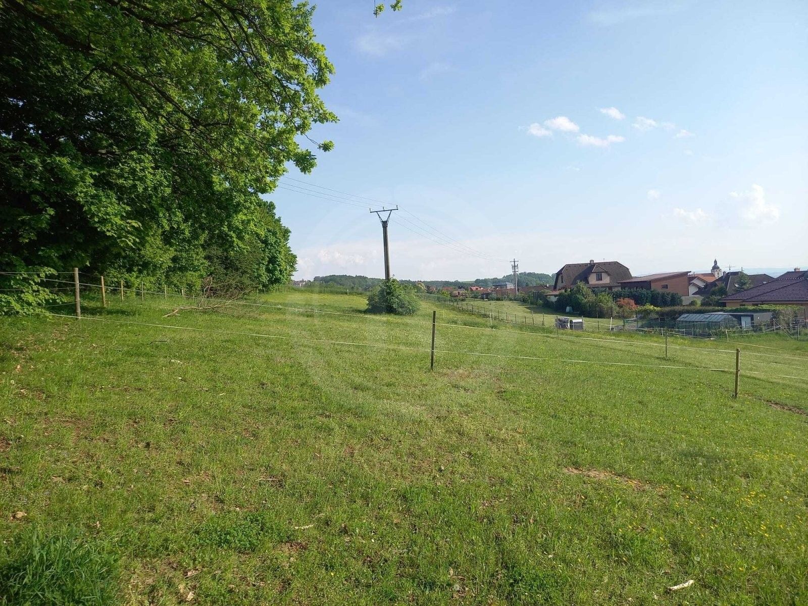 Prodej pozemku 1251 m² - foto 1