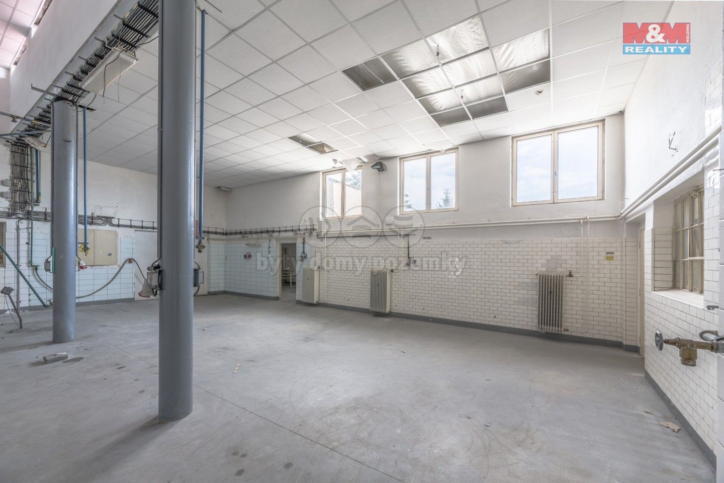 Prodej komerčního prostoru 1350 m² - foto 2