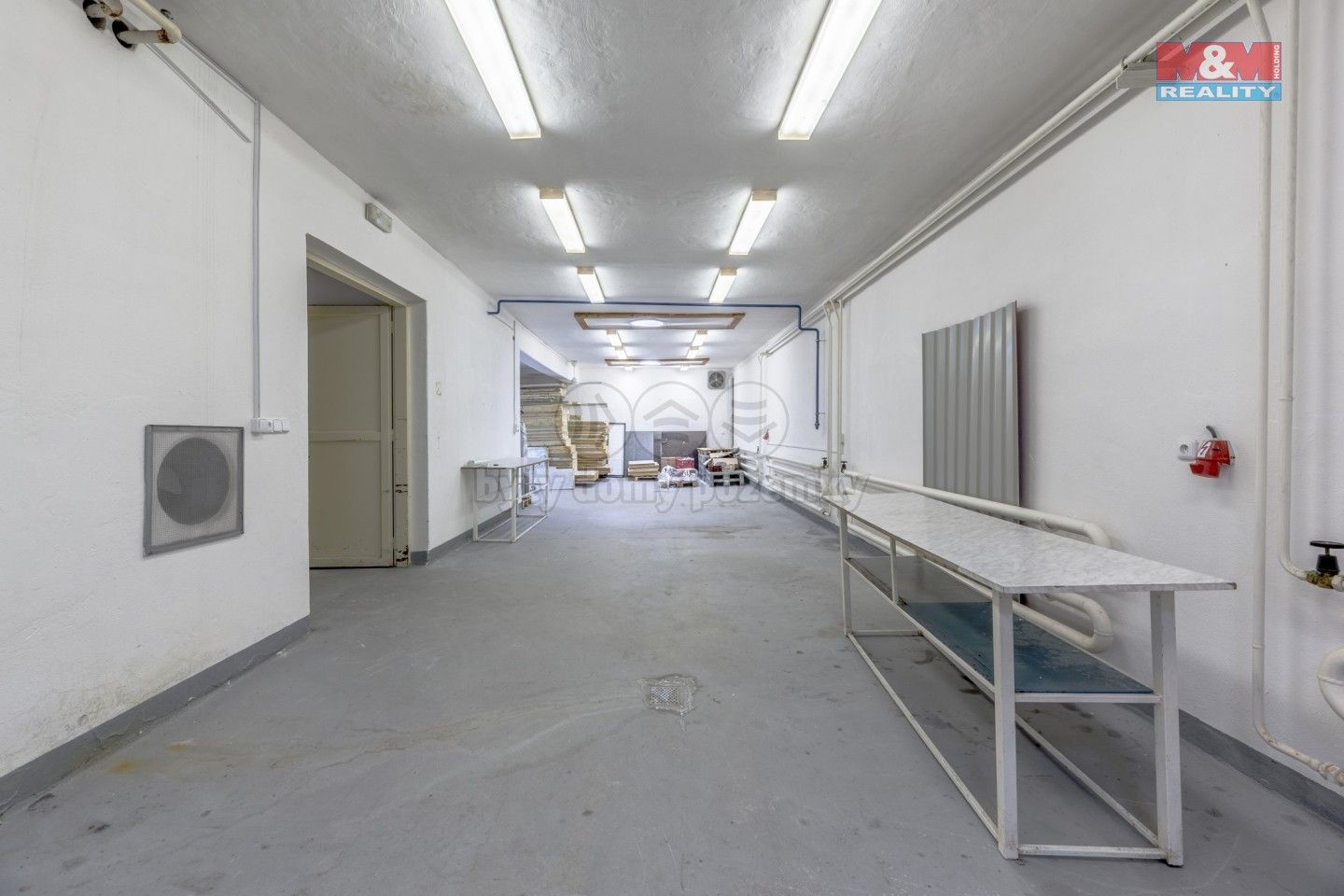 Prodej komerčního prostoru 1350 m² - foto 9