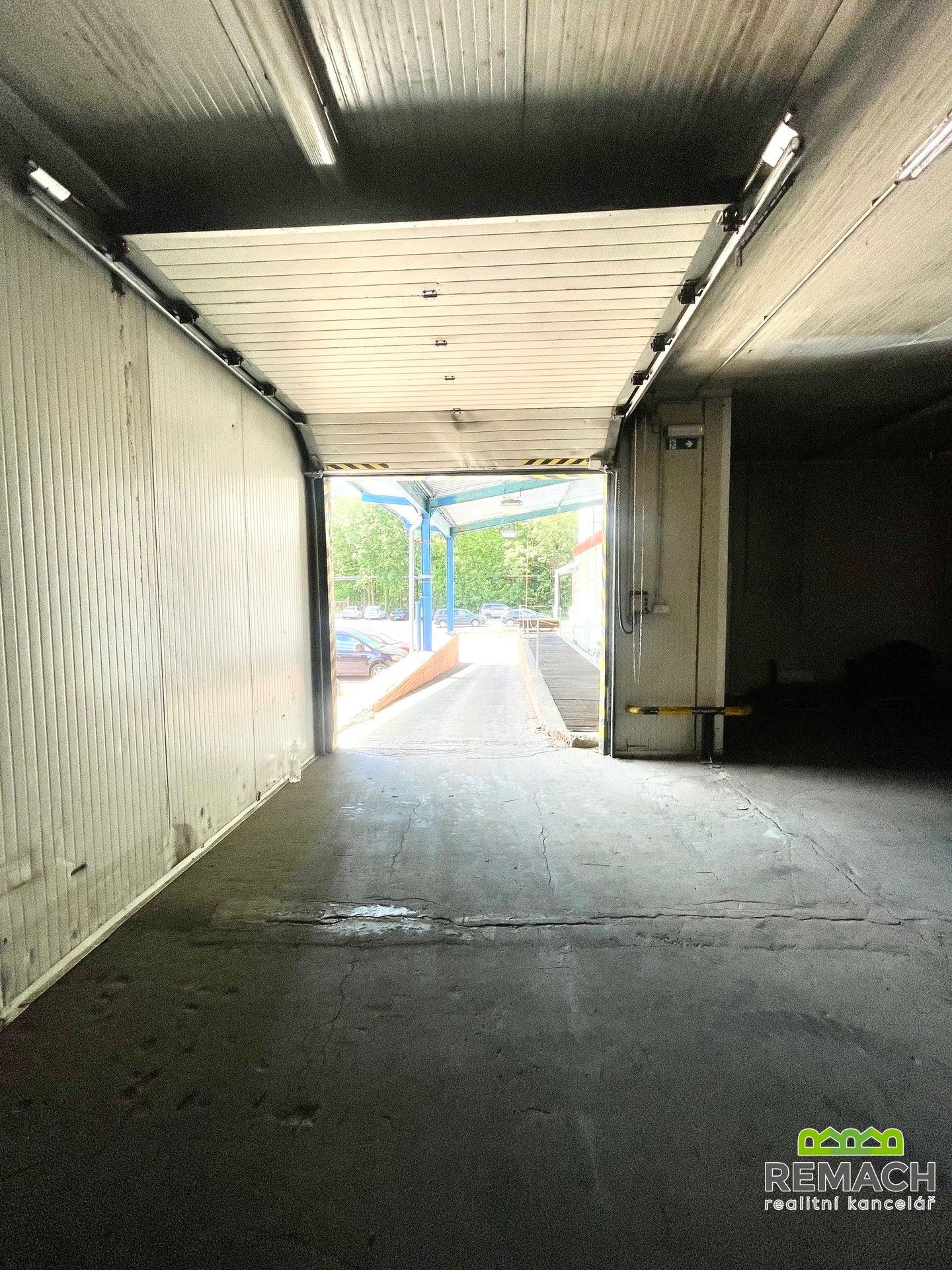 Pronájem komerčního prostoru 511 m² - foto 4