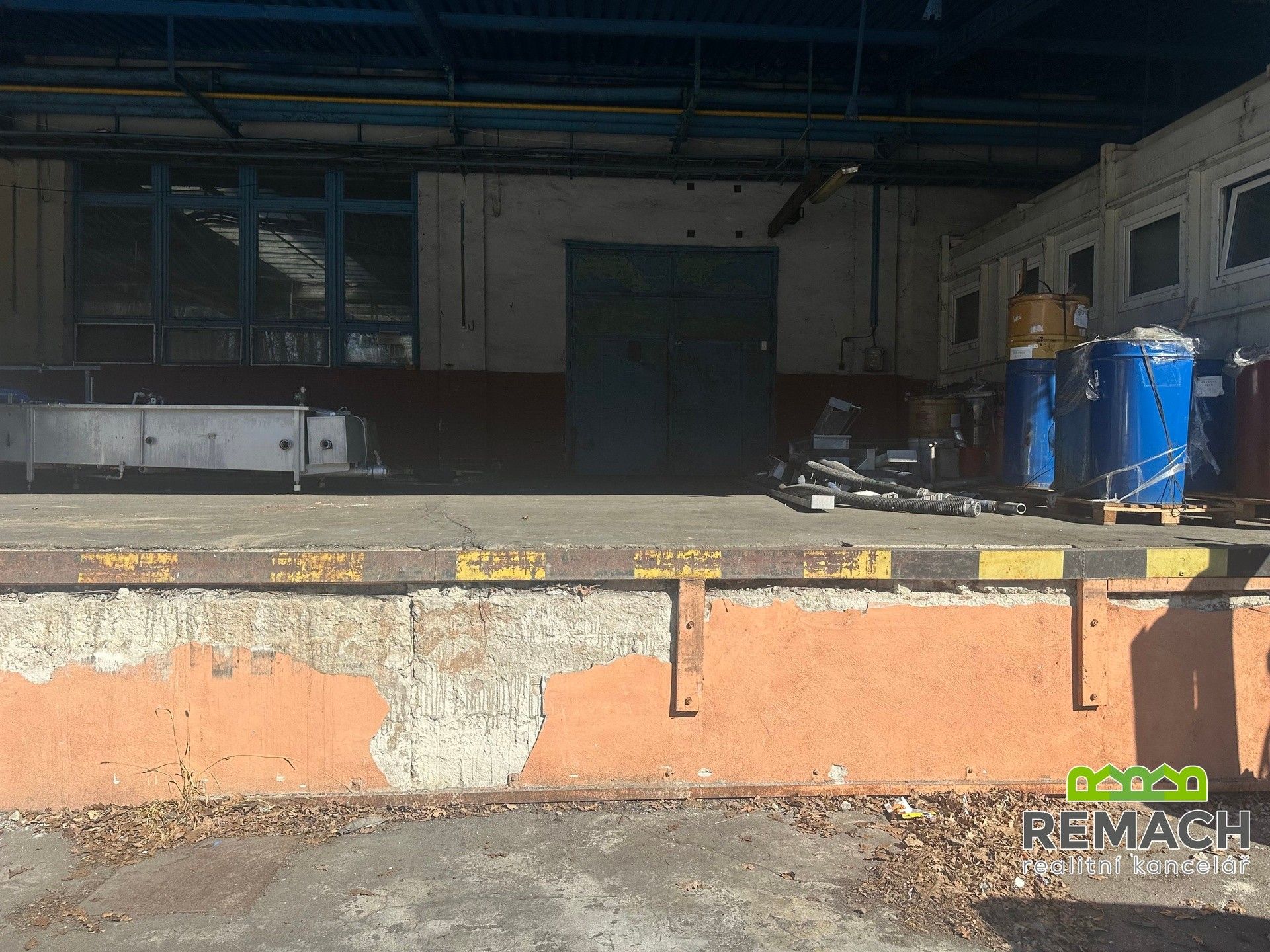 Pronájem komerčního prostoru 1800 m² - foto 10