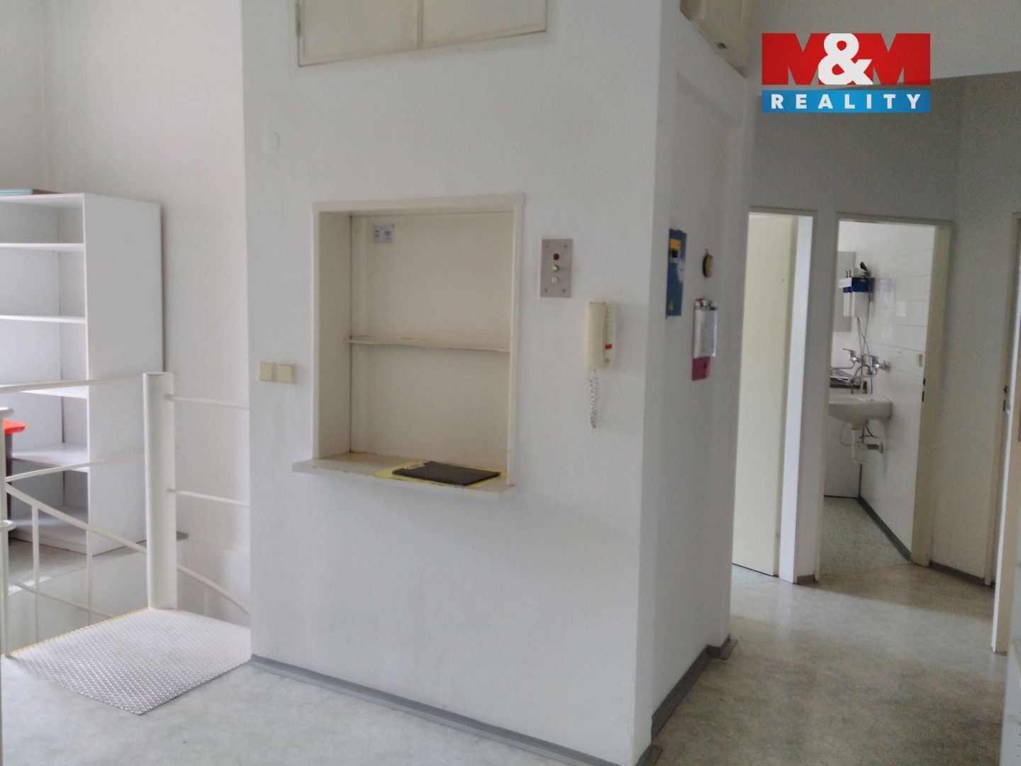 Pronájem komerčního prostoru 189 m² - foto 4