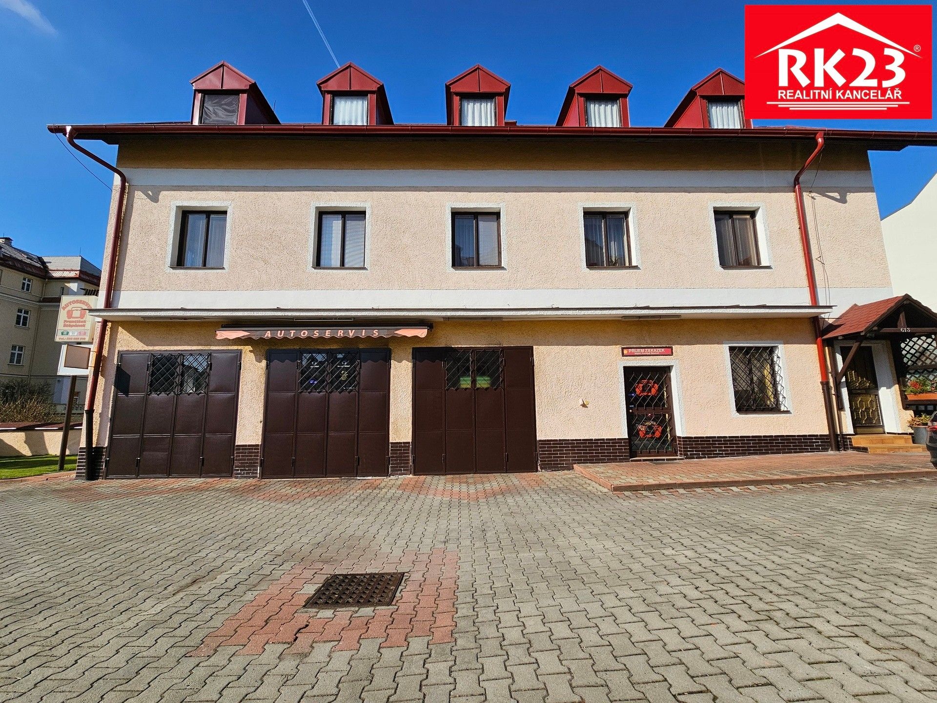 Prodej komerčního prostoru 941 m² - foto 1