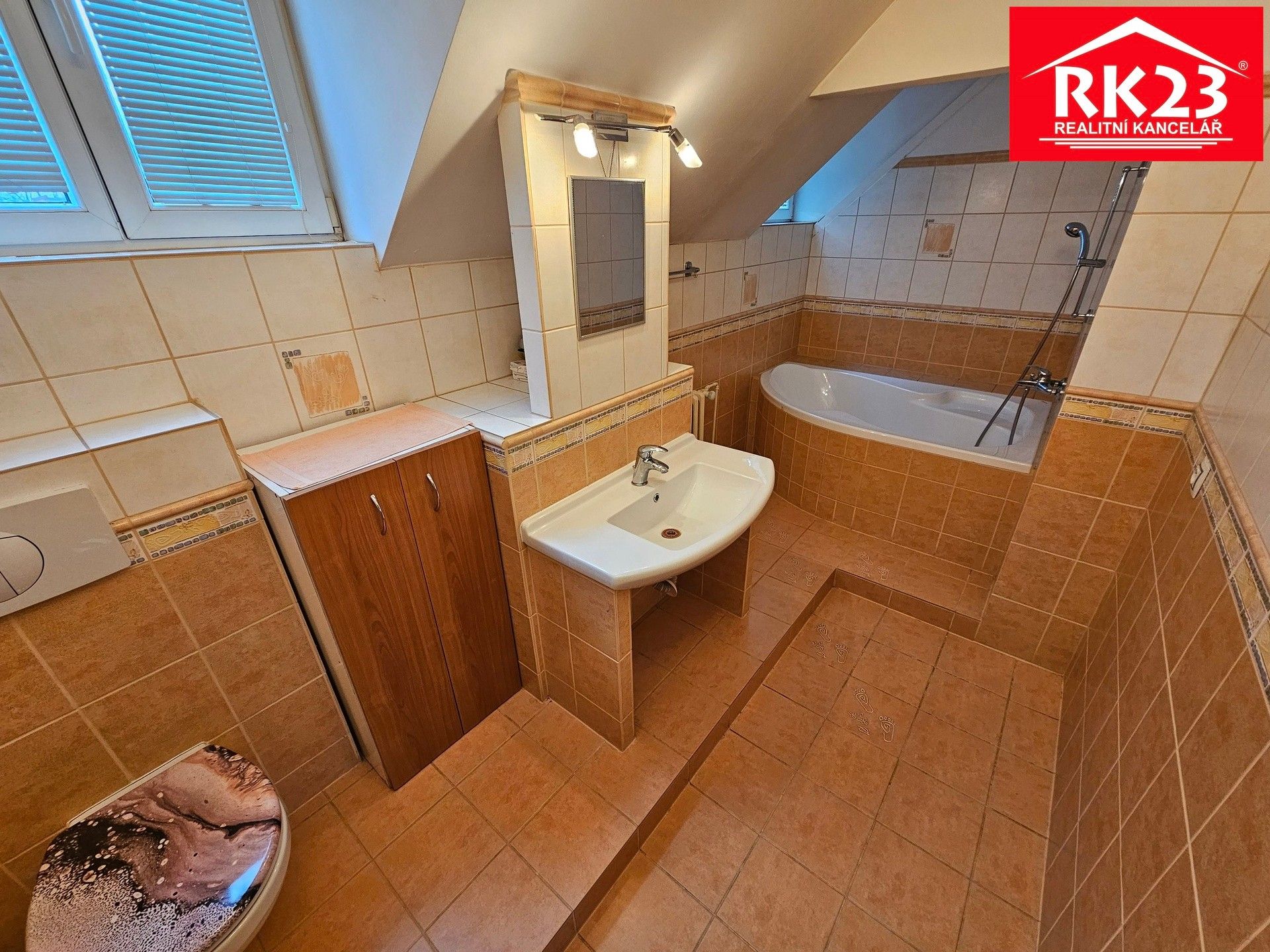 Prodej komerčního prostoru 941 m² - foto 4