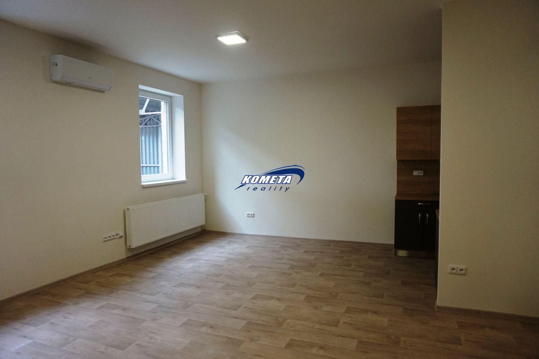 Pronájem komerčního prostoru 21 m² - foto 9