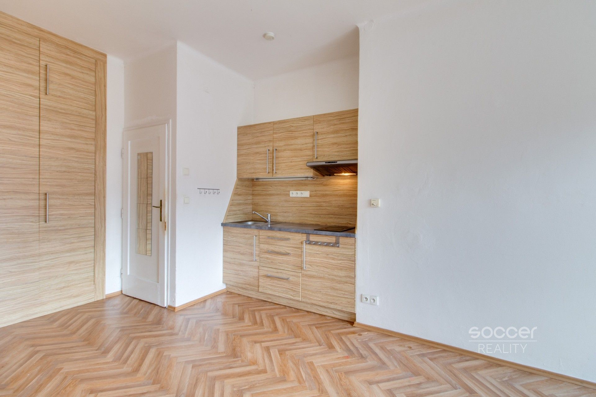 Pronájem bytu 1+1 45 m² - foto 1