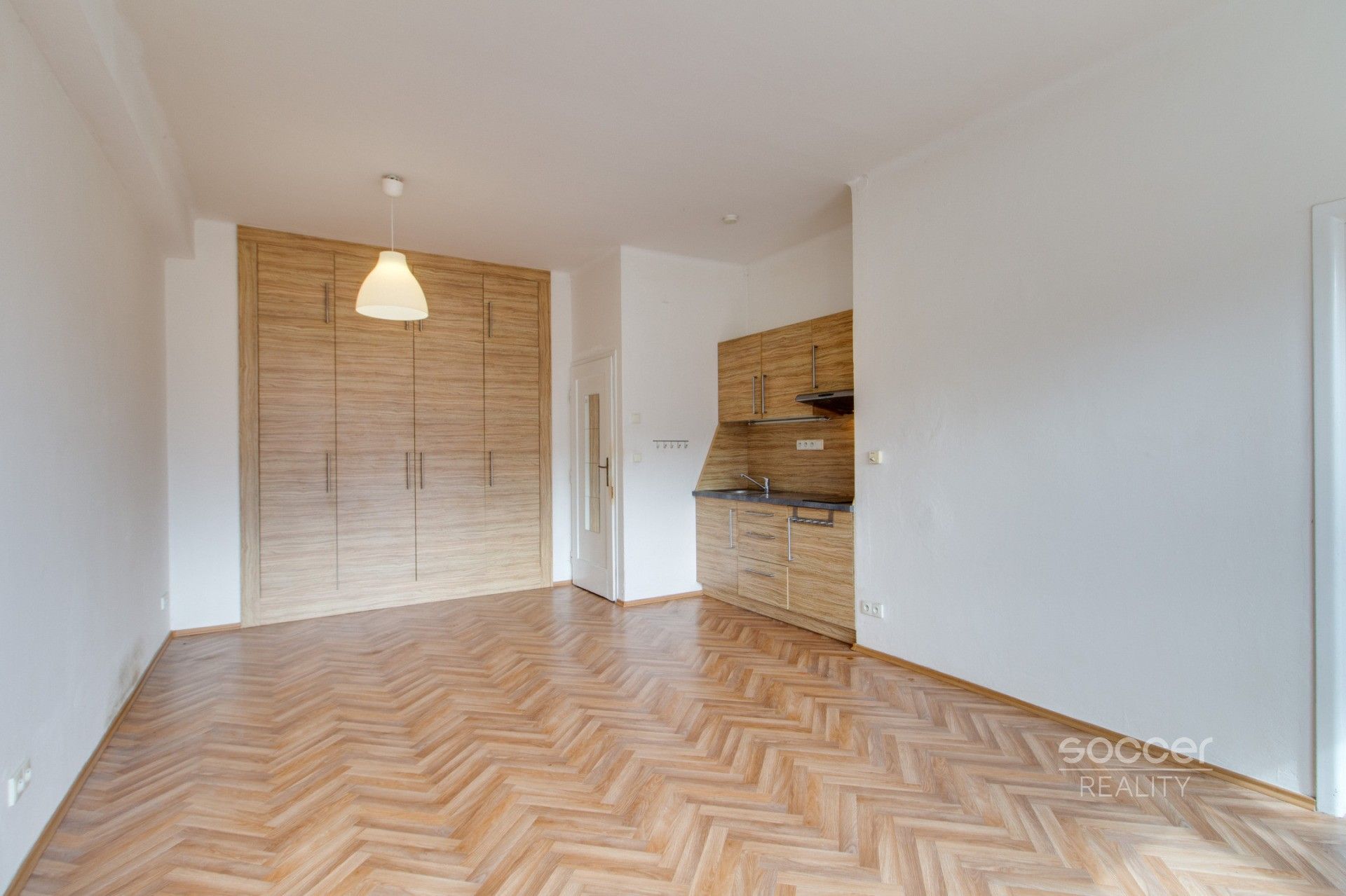 Pronájem bytu 1+1 45 m² - foto 2