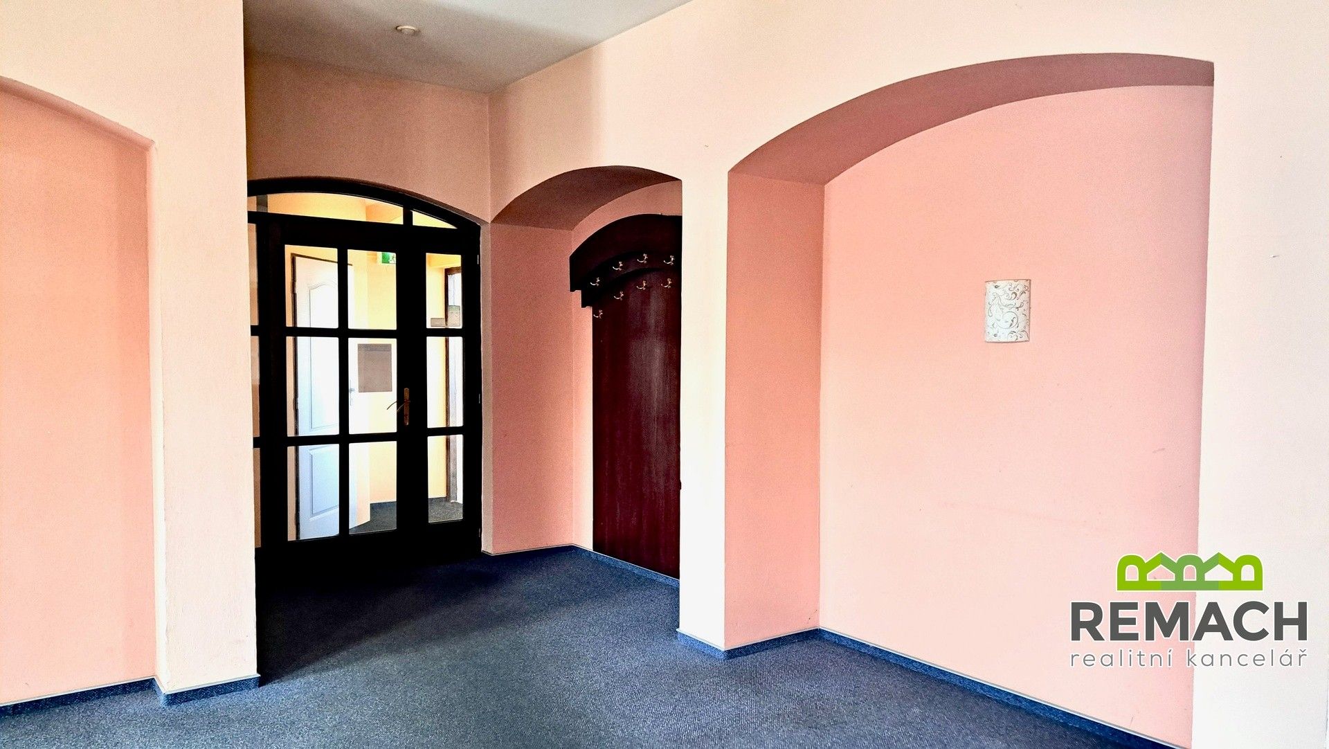 Pronájem komerčního prostoru 197 m² - foto 3