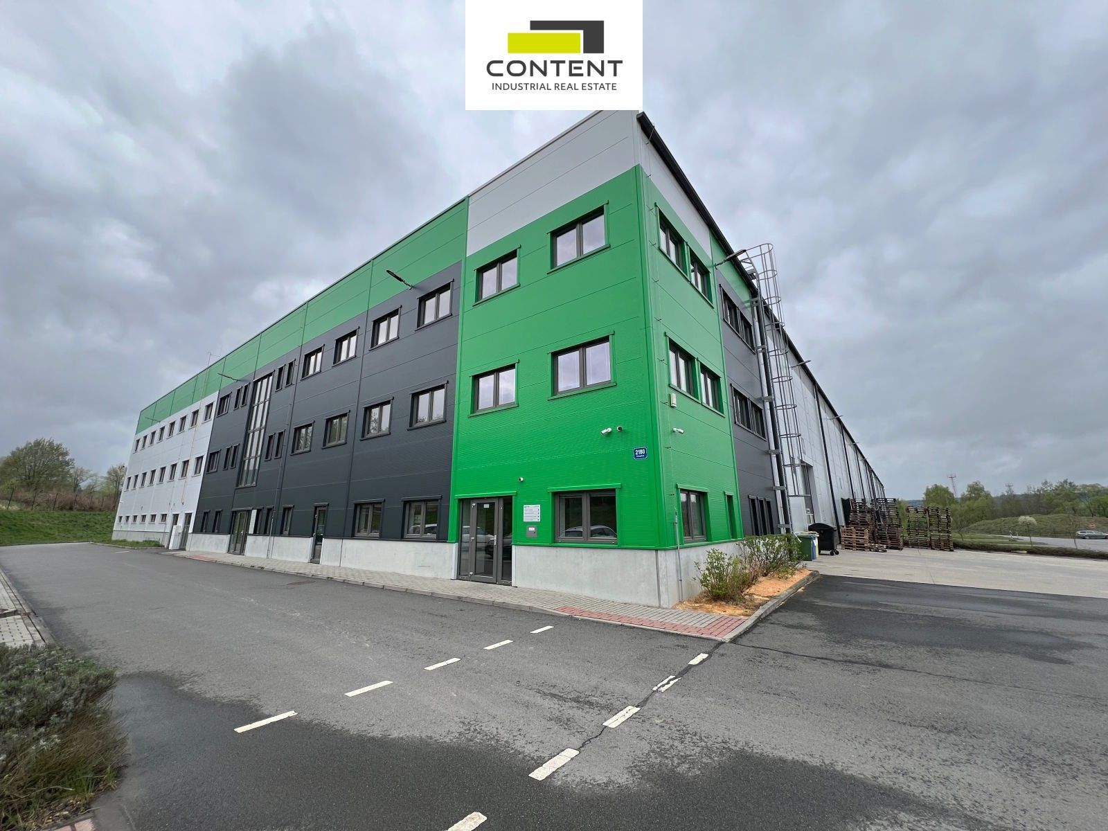 Pronájem komerčního prostoru 900 m² - foto 1