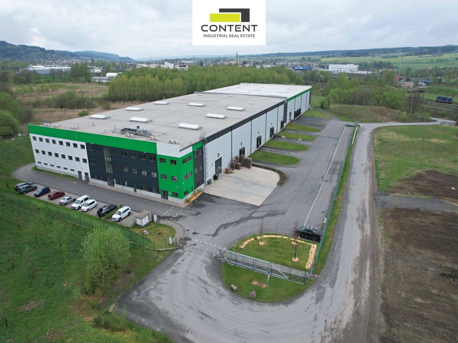 Pronájem komerčního prostoru 900 m² - foto 8