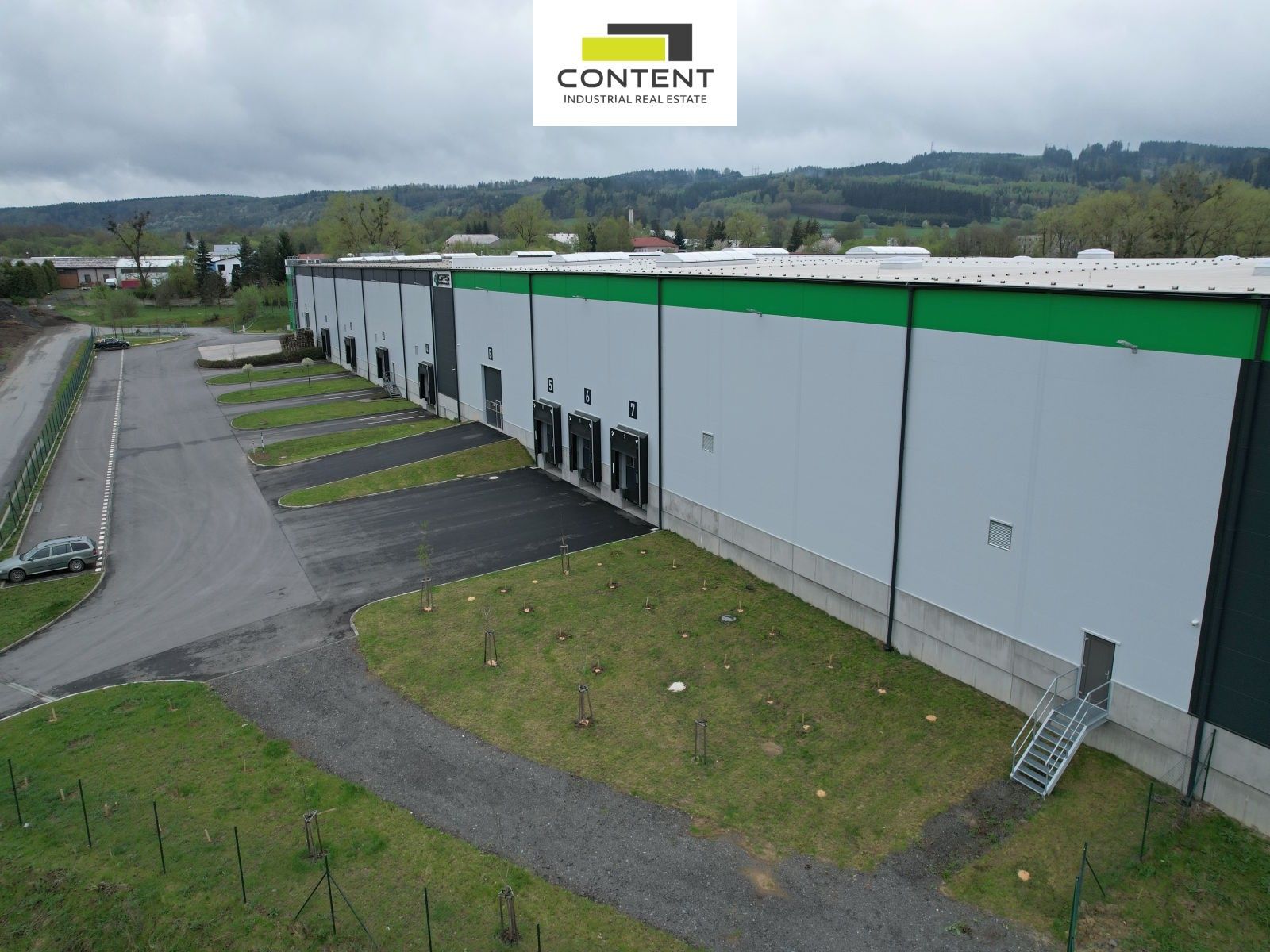 Pronájem komerčního prostoru 900 m² - foto 12