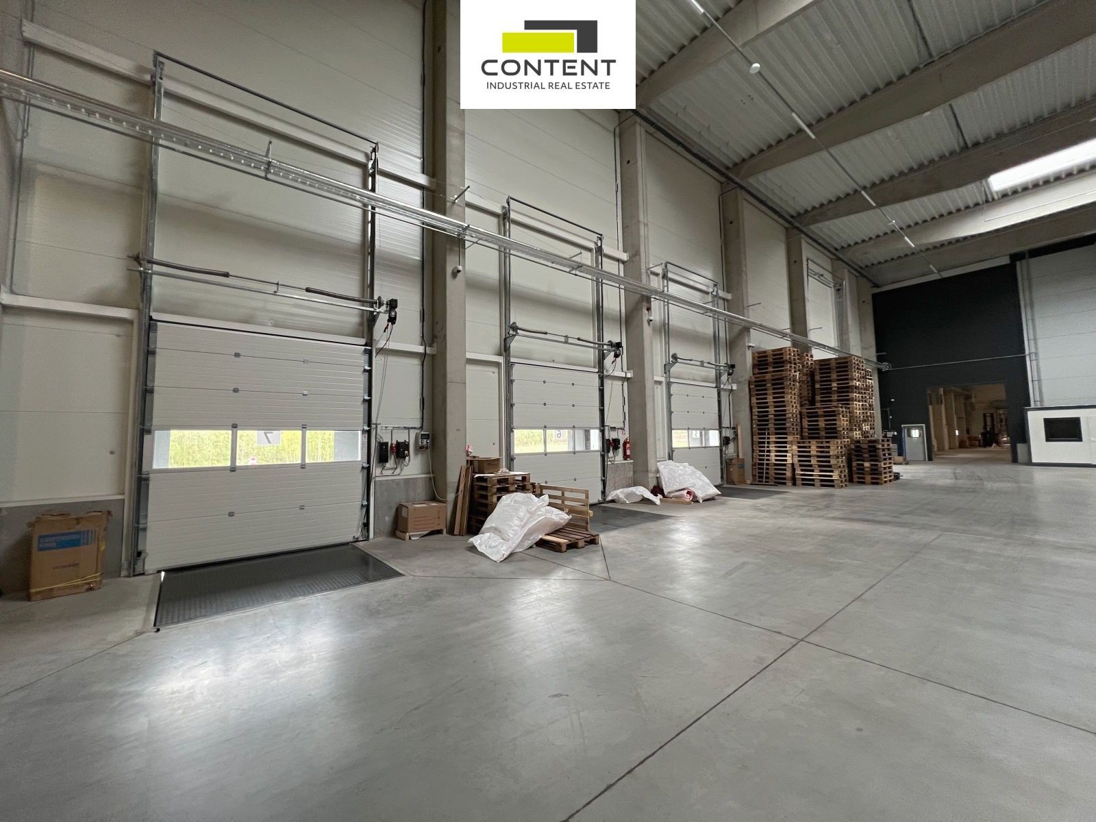 Pronájem komerčního prostoru 900 m² - foto 17