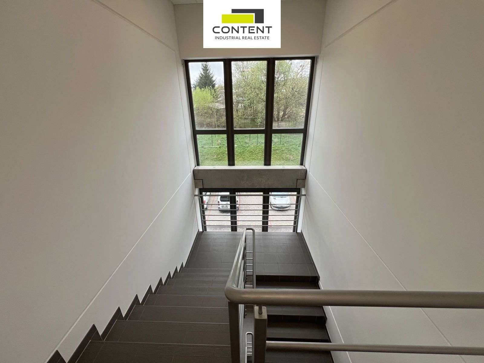 Pronájem komerčního prostoru 900 m² - foto 25