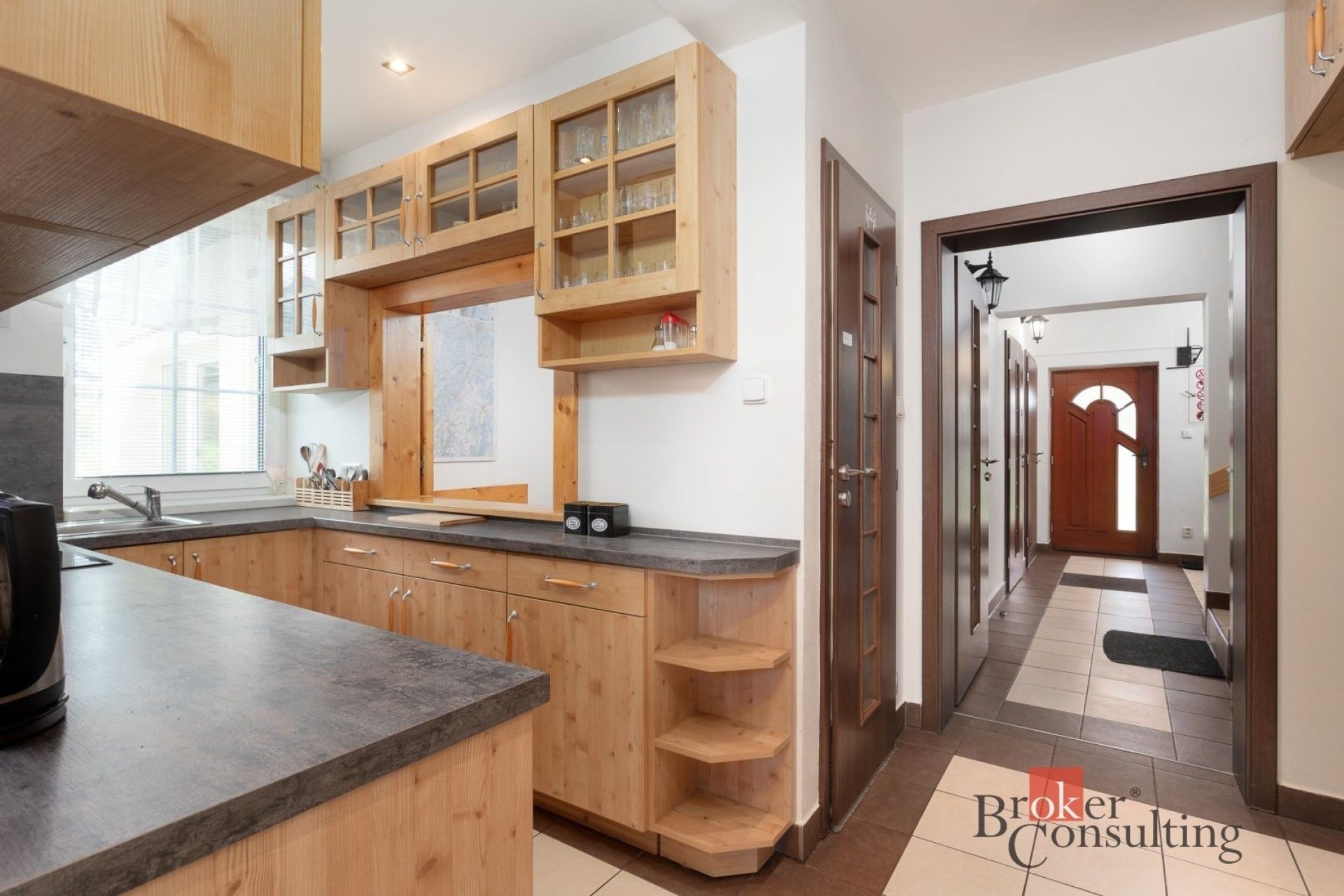 Prodej komerčního prostoru 261 m² - foto 3