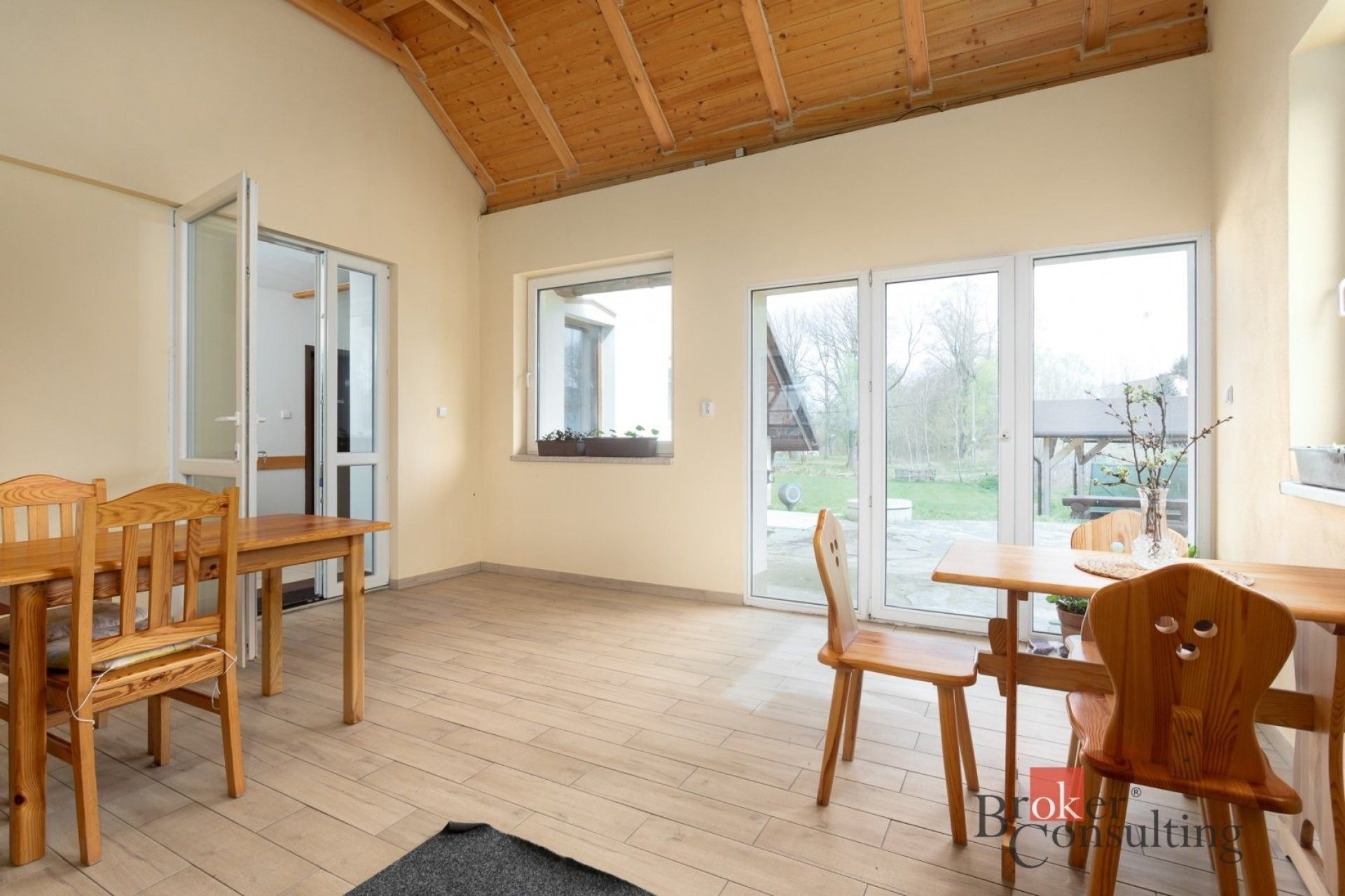Prodej komerčního prostoru 261 m² - foto 9