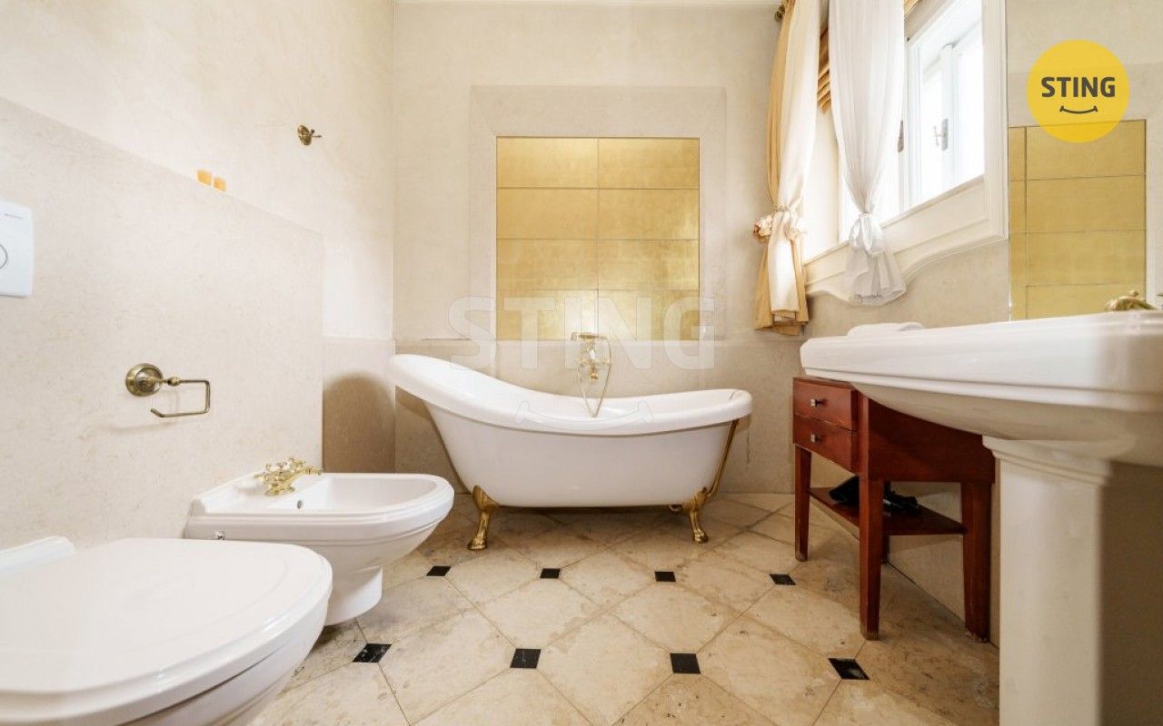 Prodej komerčního prostoru 2230 m² - foto 6