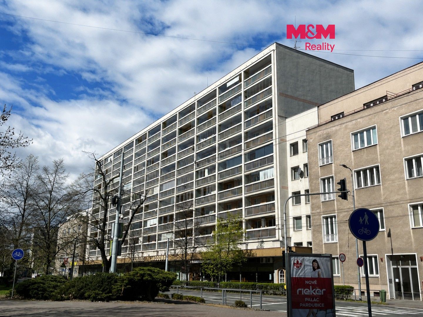 Pronájem bytu 1+kk 37 m² - foto 1