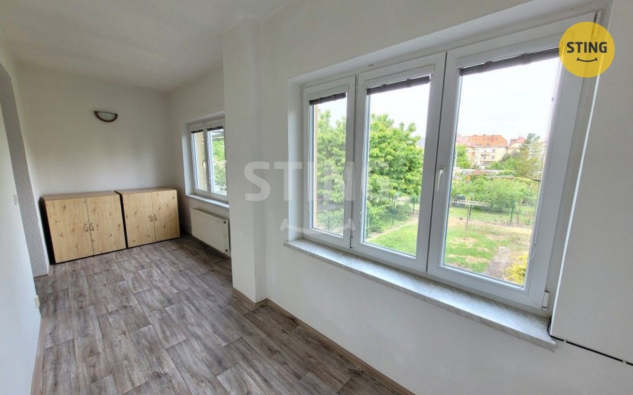Pronájem bytu 2+kk 58 m² - foto 3