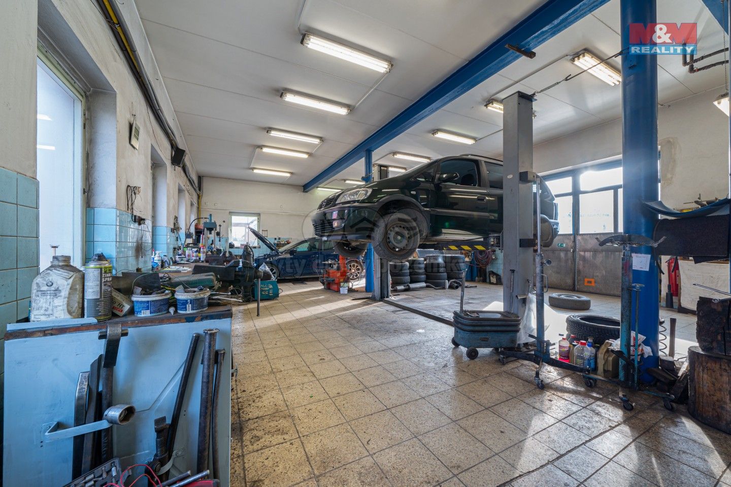 Prodej komerčního prostoru 450 m² - foto 4