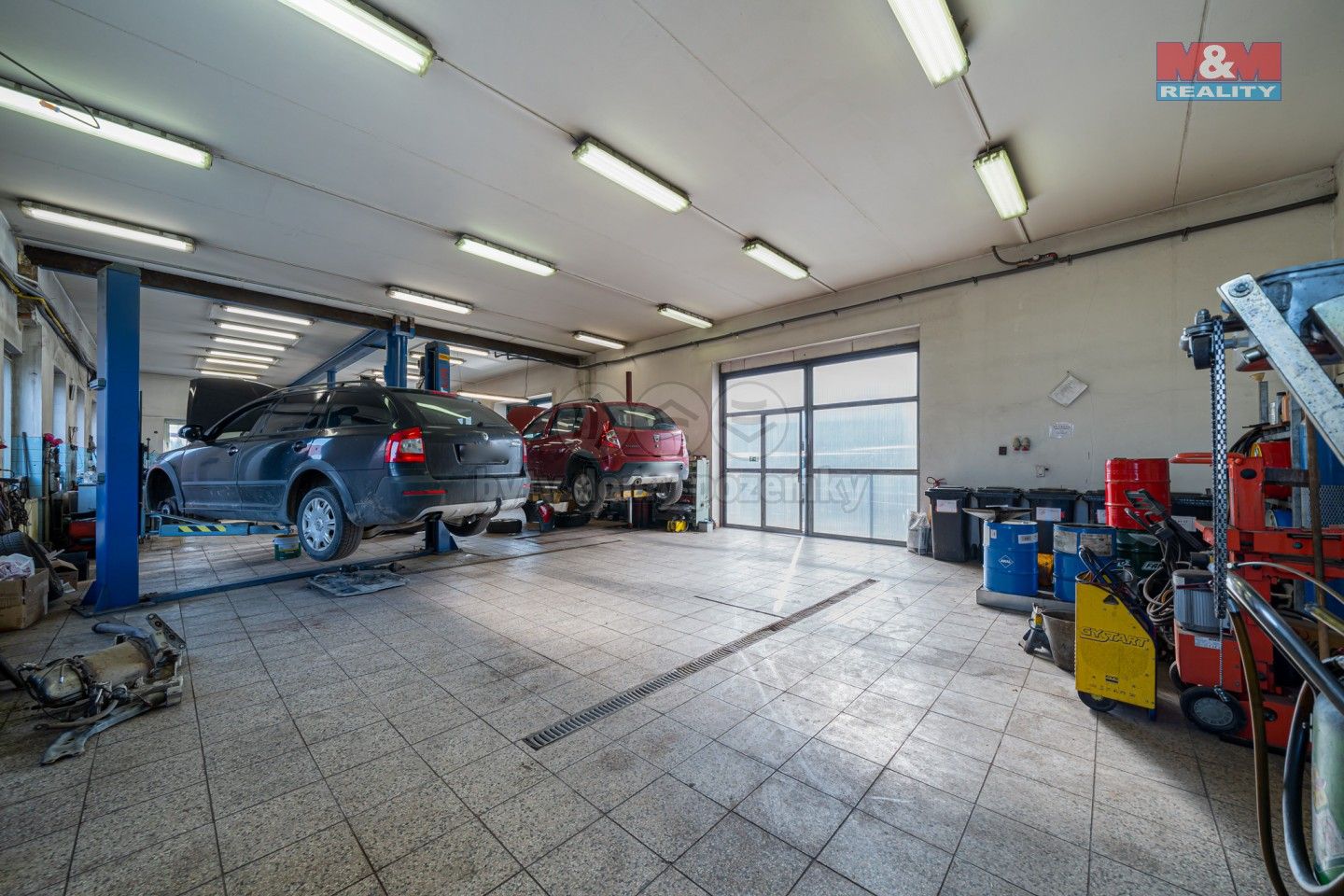 Prodej komerčního prostoru 450 m² - foto 18
