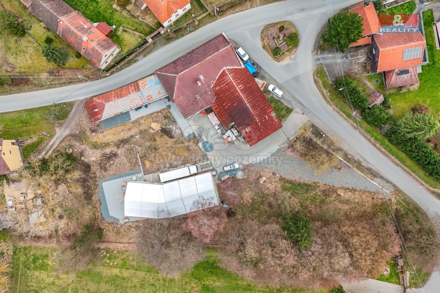 Prodej komerčního prostoru 745 m² - foto 2