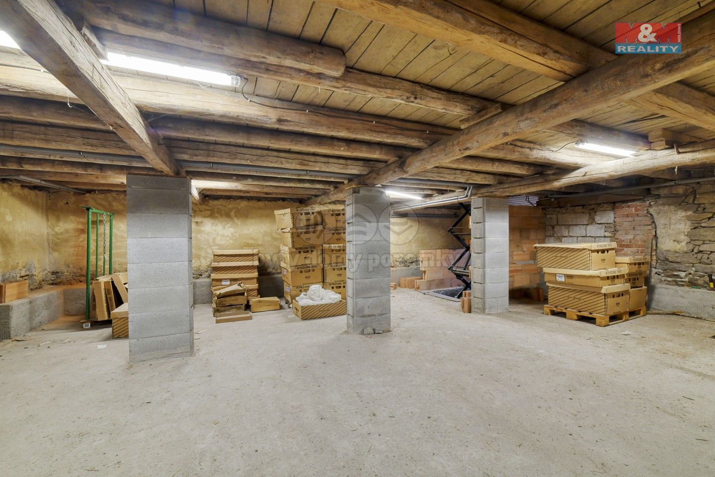 Prodej komerčního prostoru 745 m² - foto 39