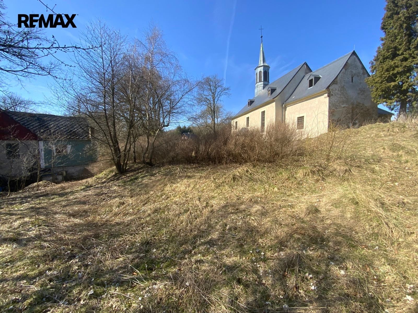 Prodej nemovitosti 252 m² - foto 1