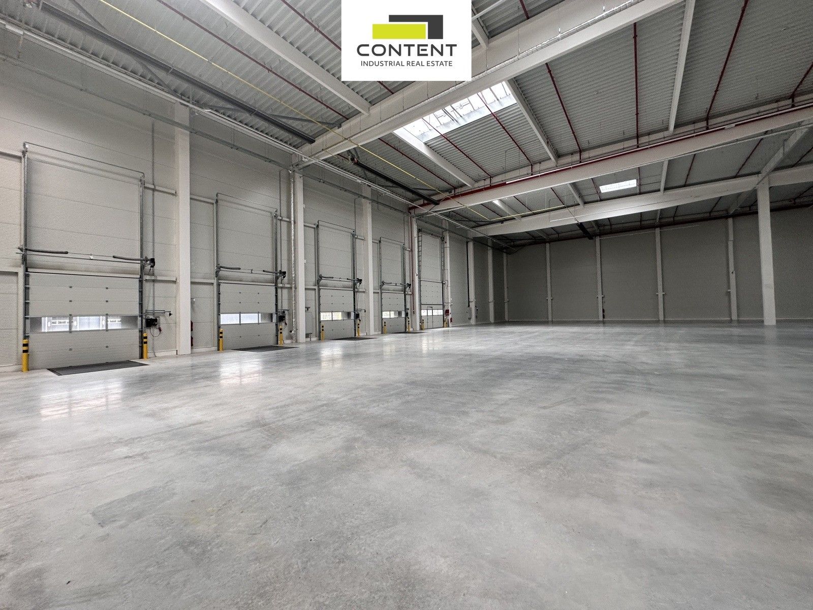 Pronájem komerčního prostoru 3496 m² - foto 1