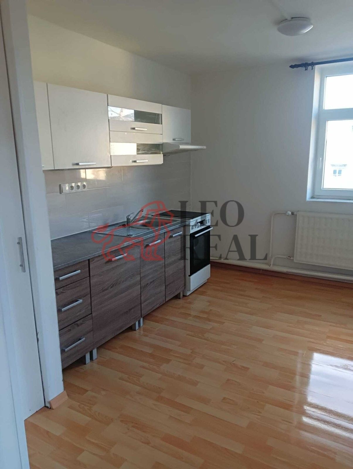 Pronájem bytu 3+kk 90 m² - foto 2