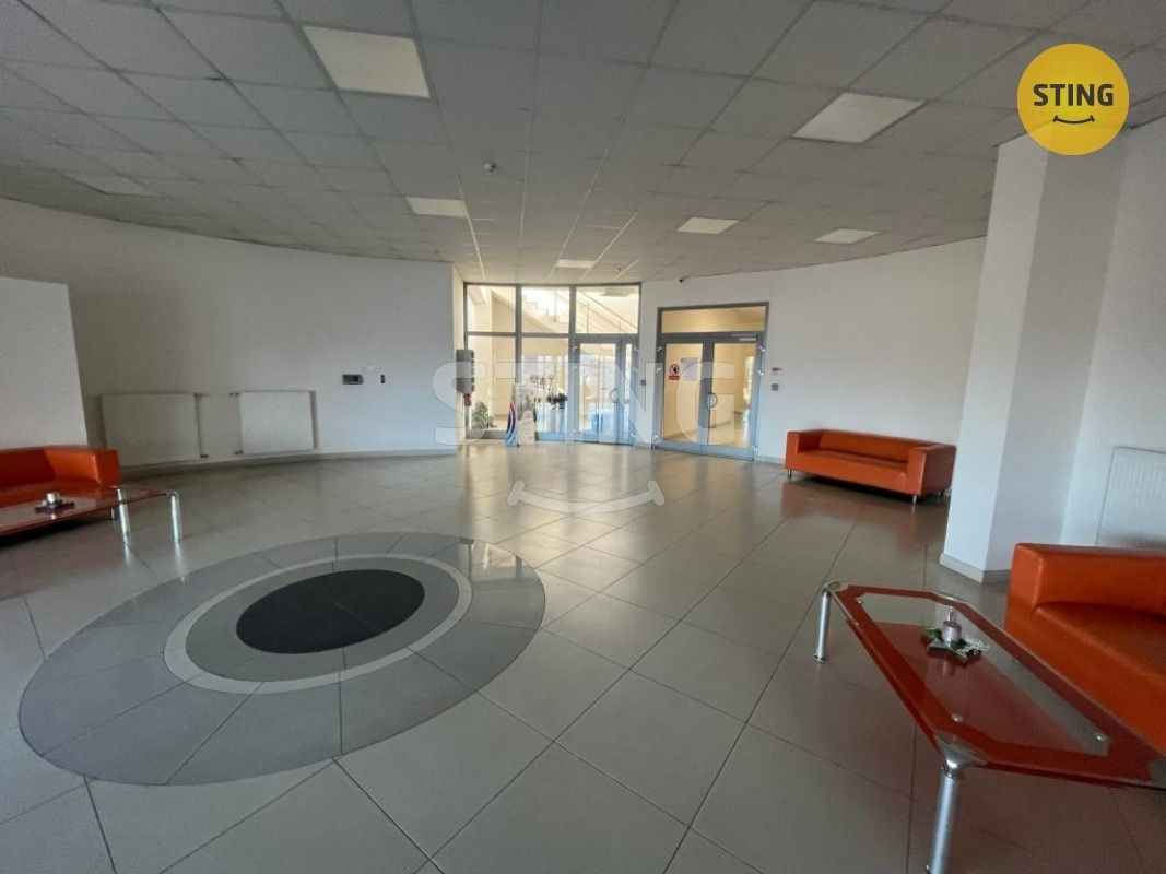 Pronájem komerčního prostoru 107 m² - foto 4
