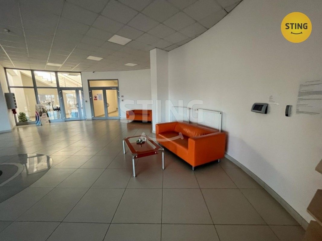 Pronájem komerčního prostoru 107 m² - foto 5