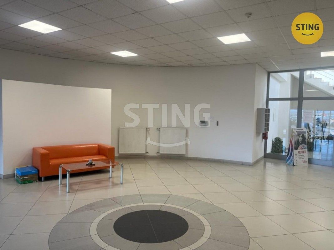 Pronájem komerčního prostoru 107 m² - foto 8